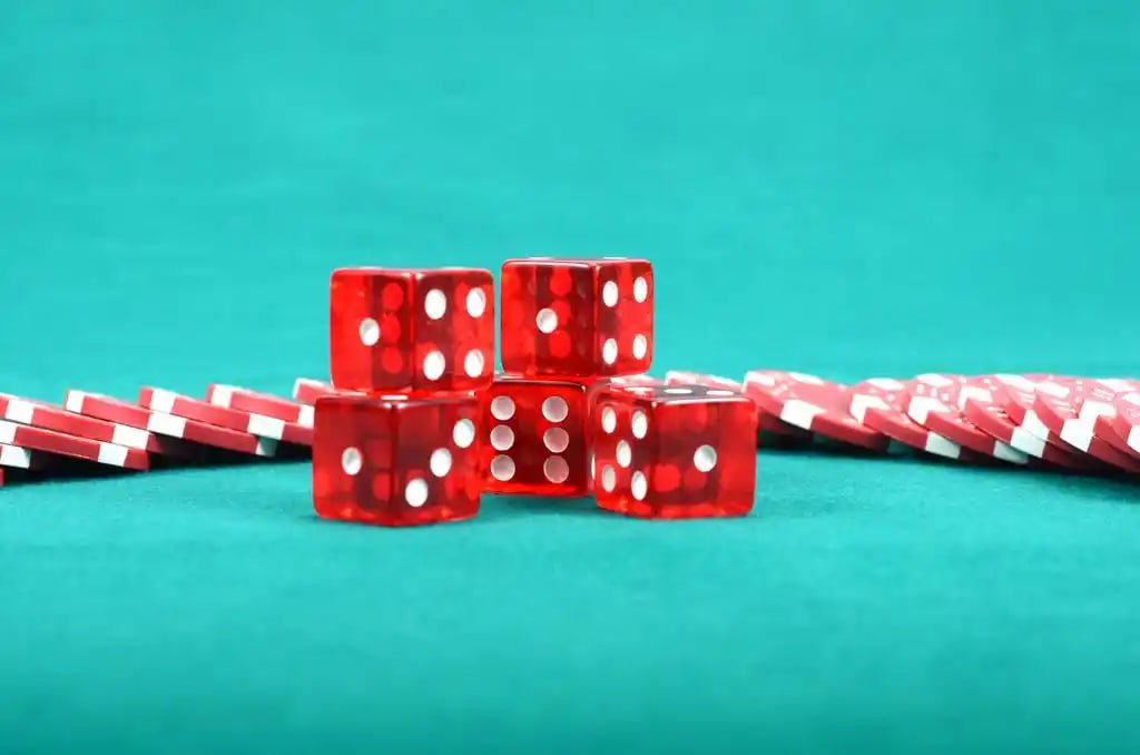 Filipino player registering on bet711 casino platform using a smartphone